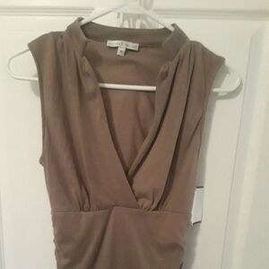 Moa Moa NWT sleeveless top size Medium